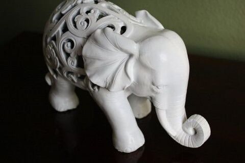 figurka słonia jako amulet szczęścia